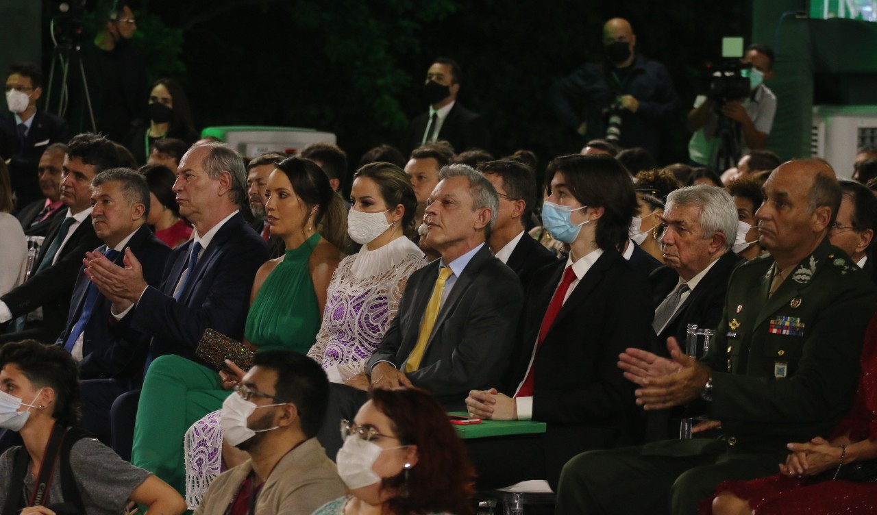 plateia na entrega da medalha da abolição